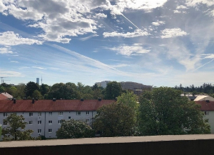 Super geschnittene, absolut helle 2-Zi-Whg mit großem, sonnigem Balkon über den Dächern Münchens